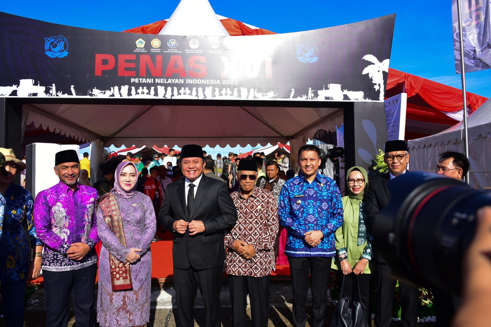 Herman Deru Dianugerahi Tanda Kehormatan Satyalancana Wira Karya dari Presiden RI