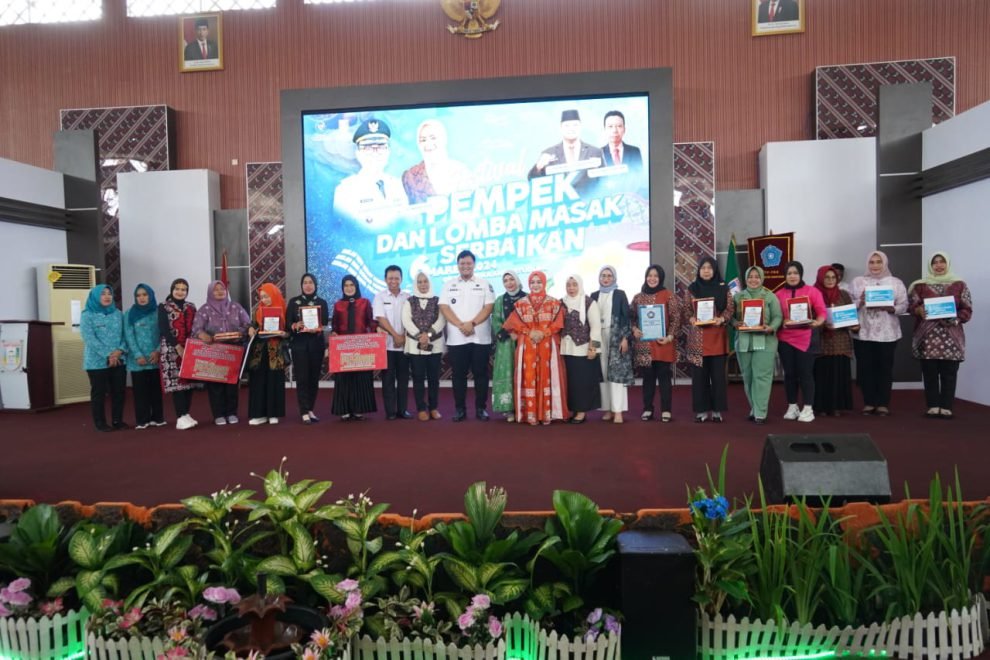 Festival Pempek, Lomba Masak Serba Ikan dan Launching Batik BAJUMPE