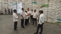 Pastikan Ketersediaan Stok Beras Aman di Banyuasin, Pj Bupati Sidak Gudang Beras